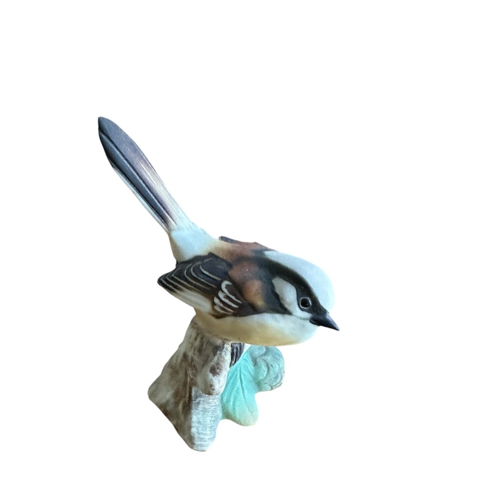 Capodimonte Finch Bird Figurine Made in Italy 3.5" Bird Lovers Home Decor